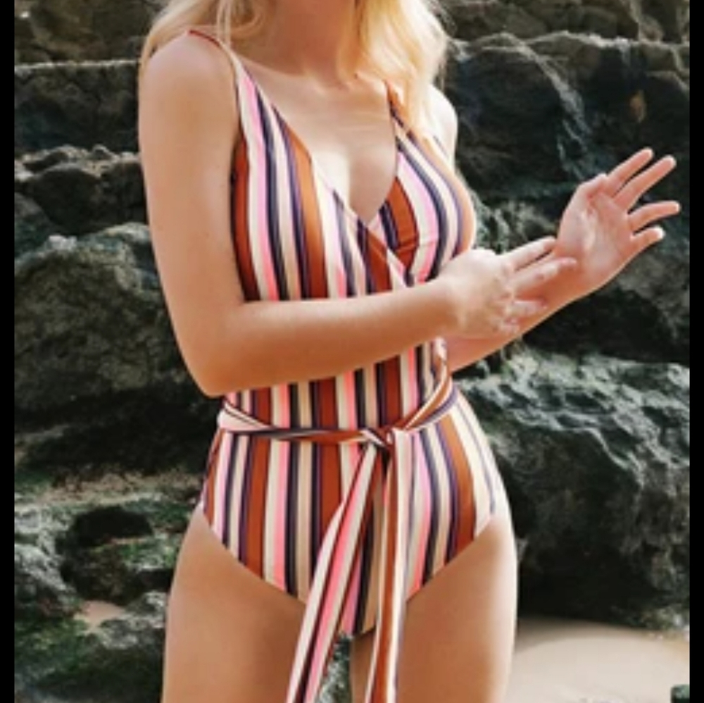Colorful Stripe Wrap One-piece swimsuit
